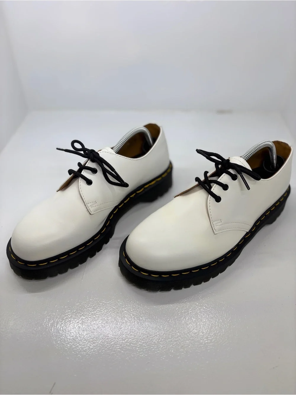 Dr. Martens 26654 White Smooth Leather 3-Eye Oxford Shoes Men’s 10 Women’s 11 EU
